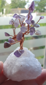 Amethyst Mini Edelsteenboom op voet.