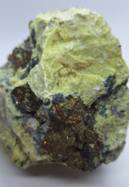 Serpentijn met pyriet