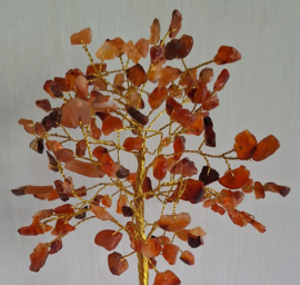 Carneool Edelsteenboom op houten voet