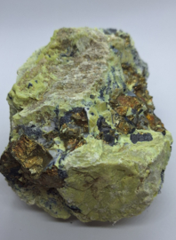 Serpentijn met pyriet