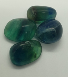 Fluoriet trommelsteen blauw/groen