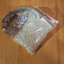 Set - Abalone schelp met Bergkristal getrommelde steentjes