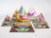 Feng Sui piramide kleur 5x5 cm