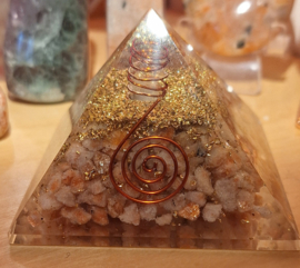 Orgonite Piramide - Zonnesteen