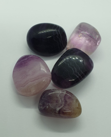 Fluoriet trommelsteen violet/paars