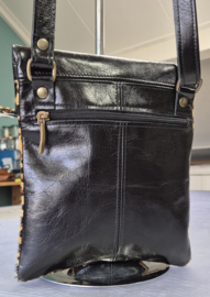 Crossbody  Model Rikkie