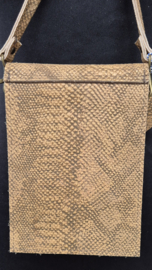 Telefoontasje L snakeprint met pootje 02