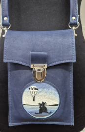 Telefoontasje L borduur katjes aan zee 01