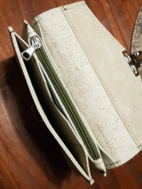 Portemonnee 2.0 (10,5 x 16 cm) beige met vleugje groen