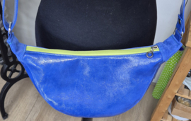 Crossbody Model Toos Felblauw lakleer