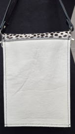 Telefoontasje L Dalmatiër print en wit pootje
