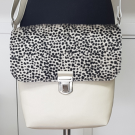 Crossbody Medium creme en dalmatierprint