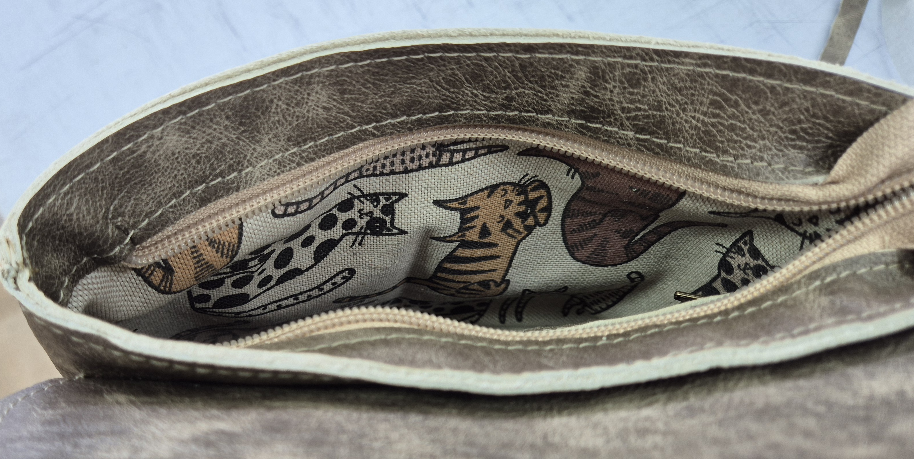 Heuptasje Model Eefje taupe/beige
