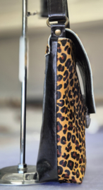 Crossbody Medium harige panterprint & zwart