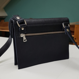 Crossbody Model Loesje