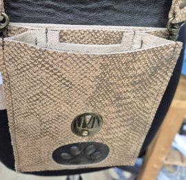 Telefoontasje L snakeprint met pootje 02