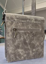 Crossbody Model Teun (de broer van Aart)