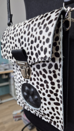 Telefoontasje L Dalmatiër print en zwart pootje