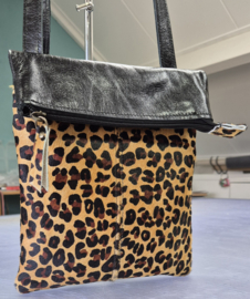 Crossbody  Model Rikkie harige panterprint & zwart
