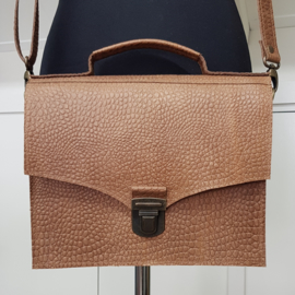 Crossbody Model Alexi
