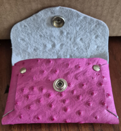 Hard roze struisvogelprint