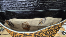 Crossbody Medium harige panterprint & zwart