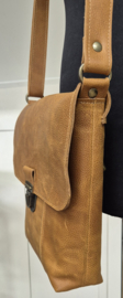 Crossbody Mediumcognac pull-up leer