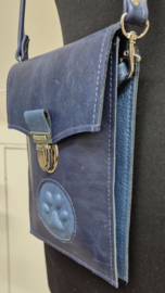 Telefoontasje L blauw met lichtblauw pootje 01