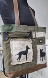 Plunje/ Post shopper met Engelse Toy & Boston terrier