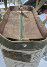 Plunje/ Post Tote Handtas L Model Boet (30x30x18)