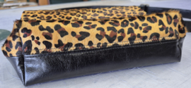 Crossbody Medium harige panterprint & zwart