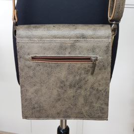 Crossbody Model Teun (de broer van Aart)