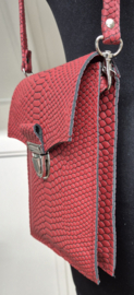 Telefoontasje L mat rood slangenprint