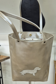 Shopper Model Teuntje ruwhaar teckel