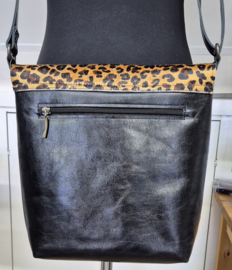 Crossbody Medium harige panterprint & zwart