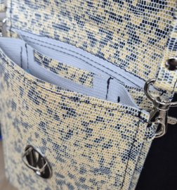Telefoontasje L geel/blauw print leer