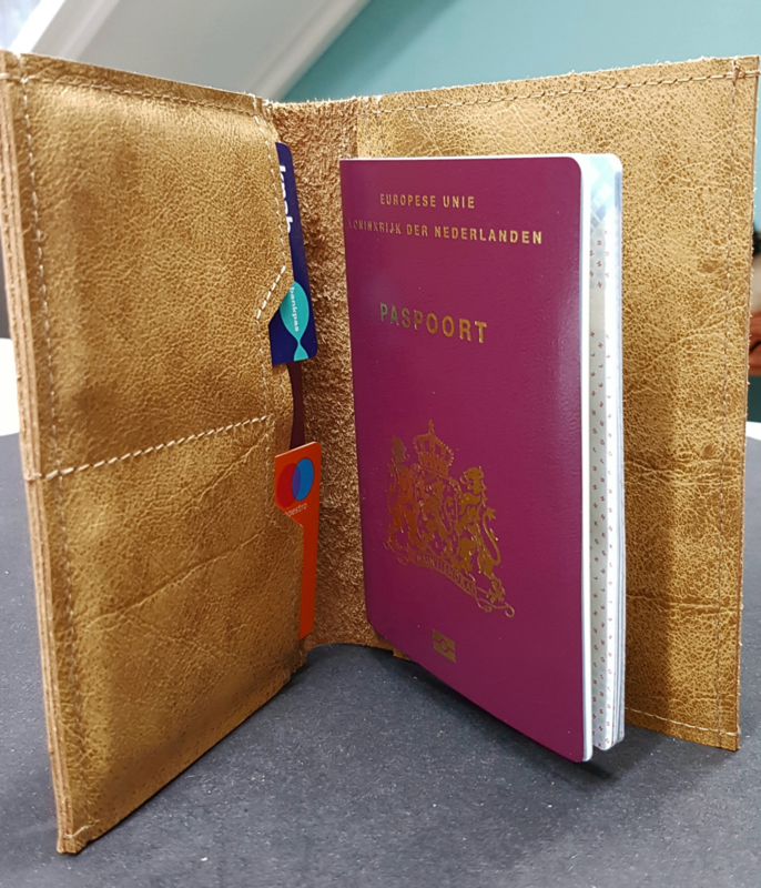 Veranderlijk Uitbreiden tolerantie Paspoort mapje | Accessoires van leer | Tasz63