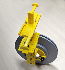 Werkzeug zur Rad- und Reifenmontage