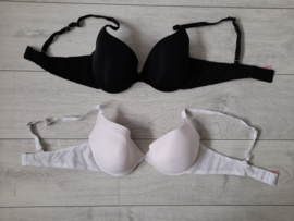 2 Hunkemöller bras, size 85C (1x white, 1x black)
