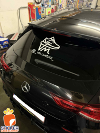 🚗✨ Opvallend onderweg!  Voor VM custom mochten we deze stoere Wagen voorzien van een Frisse Belettering. VM Custom is gespecialiseerd in het personaliseren van schoenen – van Subtiele Details tot Echte Eyecatchers 👟🔥