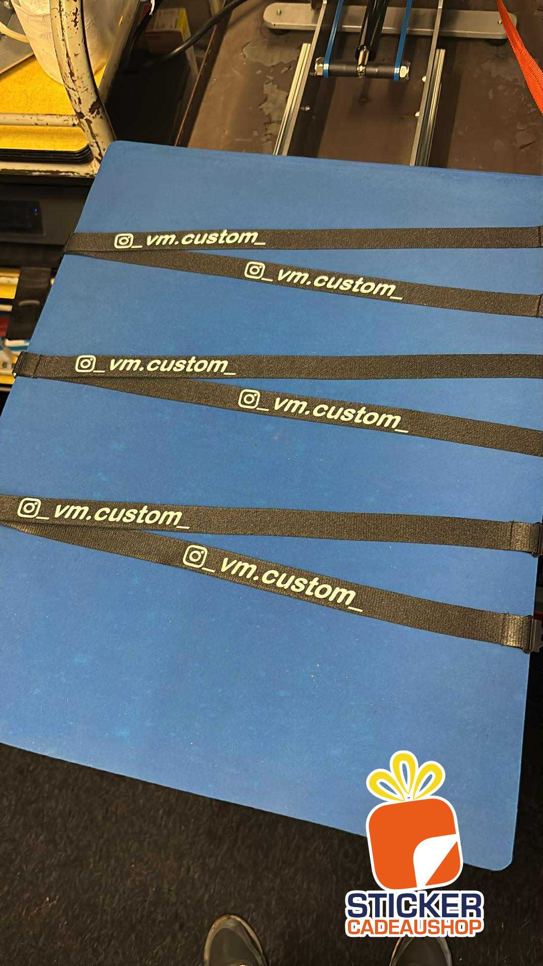 😍Voor onze Klant die Gepersonaliseerde Schoenen Schildert voor zijn Klanten op Aanvraag Lanyards mogen bedrukken😍