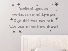 Kleertjes uit Pyjama aan