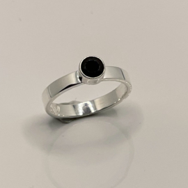 Ring - LIVA Spinel mt 17