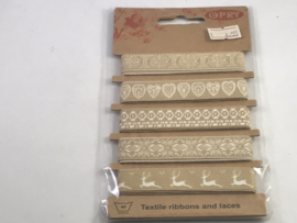 bandjes op kaart     ecru beige  hartjes / hertjes  €4.55    per kaart