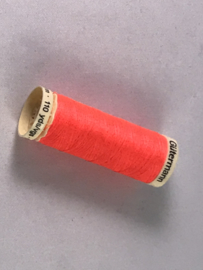 gutermann neon kleuren 3722 oranje/rood €3.75 per stuk