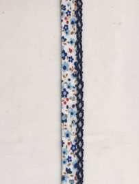 biaisband met donkerblauw kantje  met rood / blauwe bloemetjes  €1,75 per meter