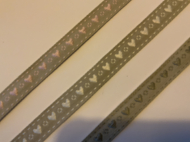 Beige  bandje met hartjes    € 3,25 per meter