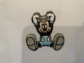 Applicatie Mickey mouse zittend  met kroon   €4,25 per  stuk