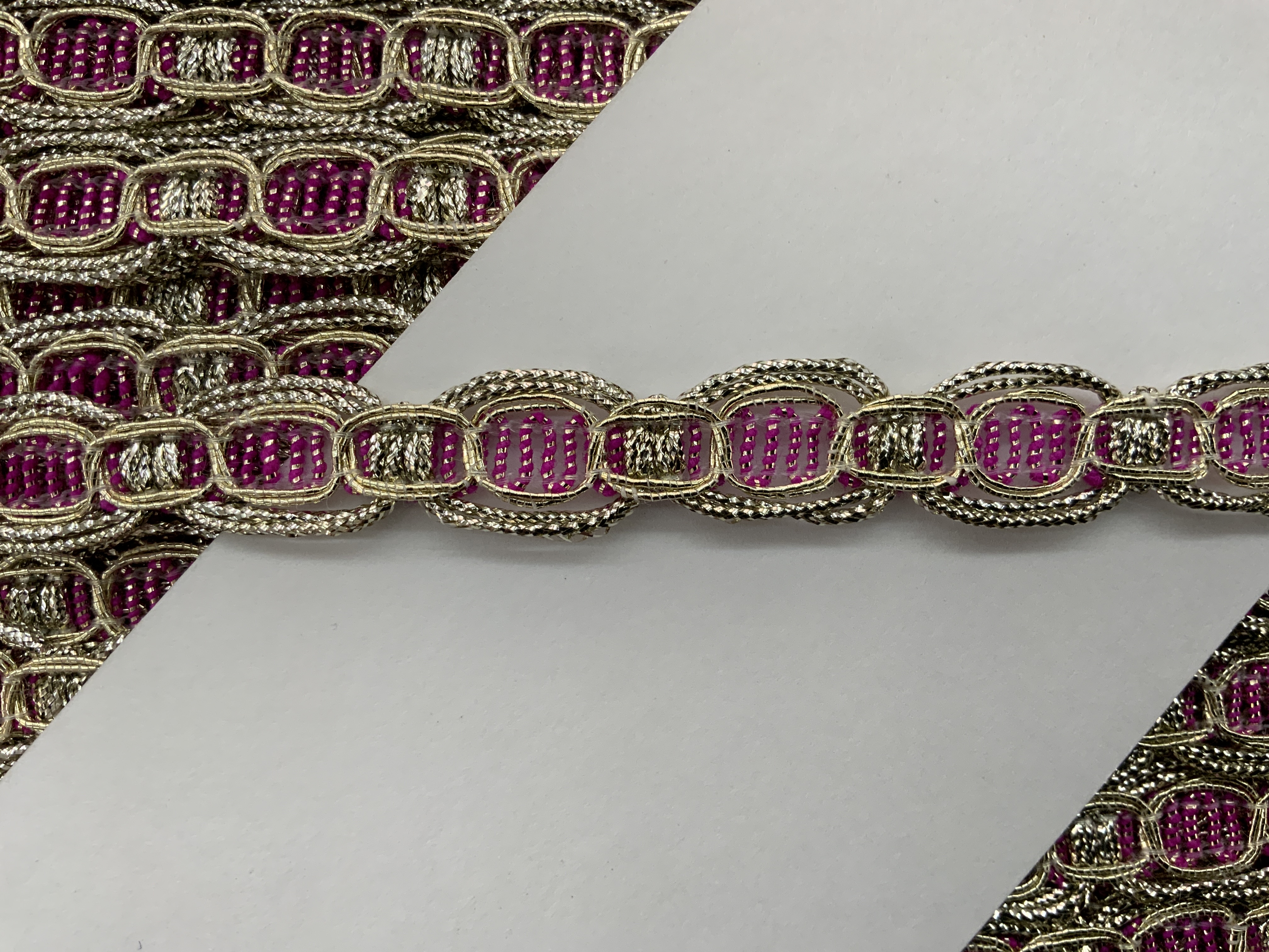 Messing met  roze €1,50 per meter
