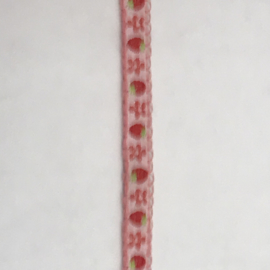 Roze met aardbeien en bloemetjes € 1,40per meter